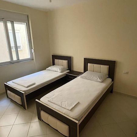 סרנדה Lovely 3-Bedroom Apartment Rei מראה חיצוני תמונה