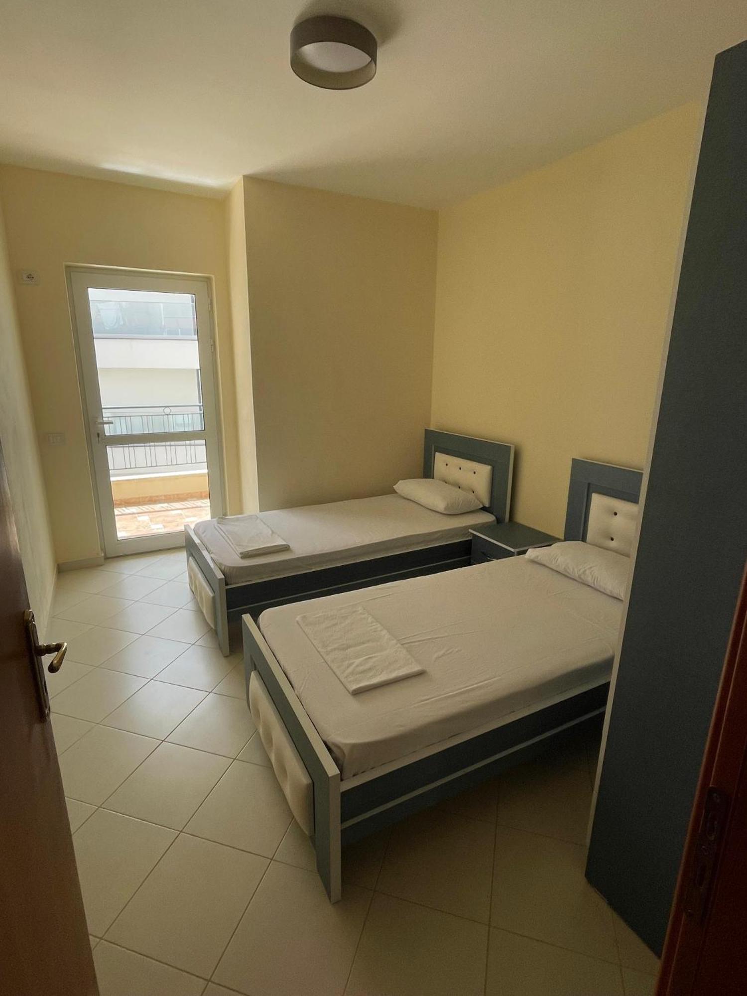 סרנדה Lovely 3-Bedroom Apartment Rei מראה חיצוני תמונה