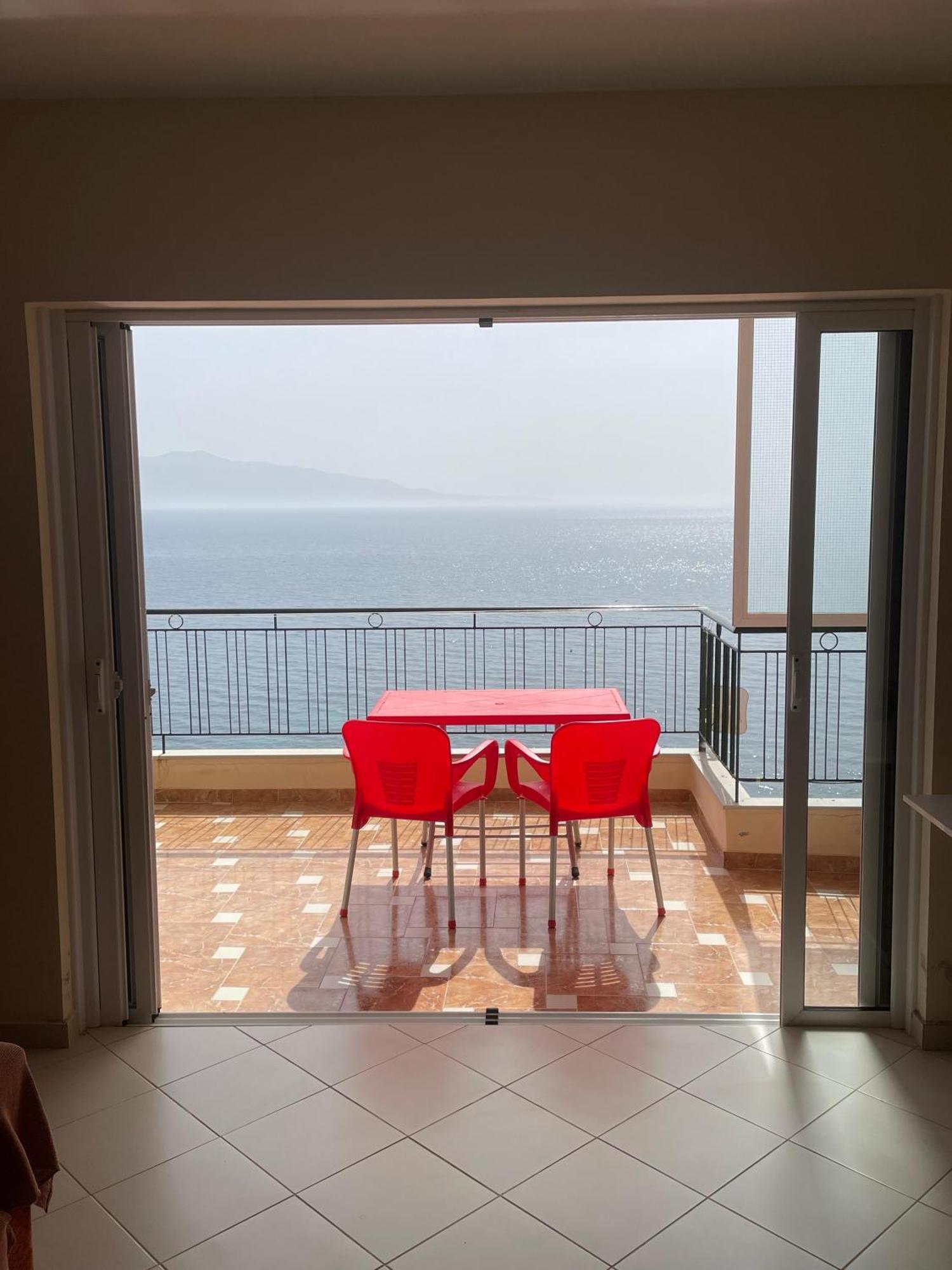 סרנדה Lovely 3-Bedroom Apartment Rei מראה חיצוני תמונה